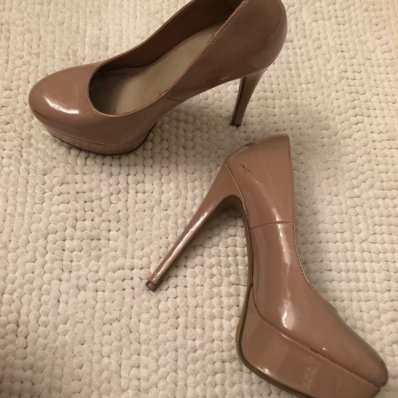 Tan high heels - Picture 2 of 5